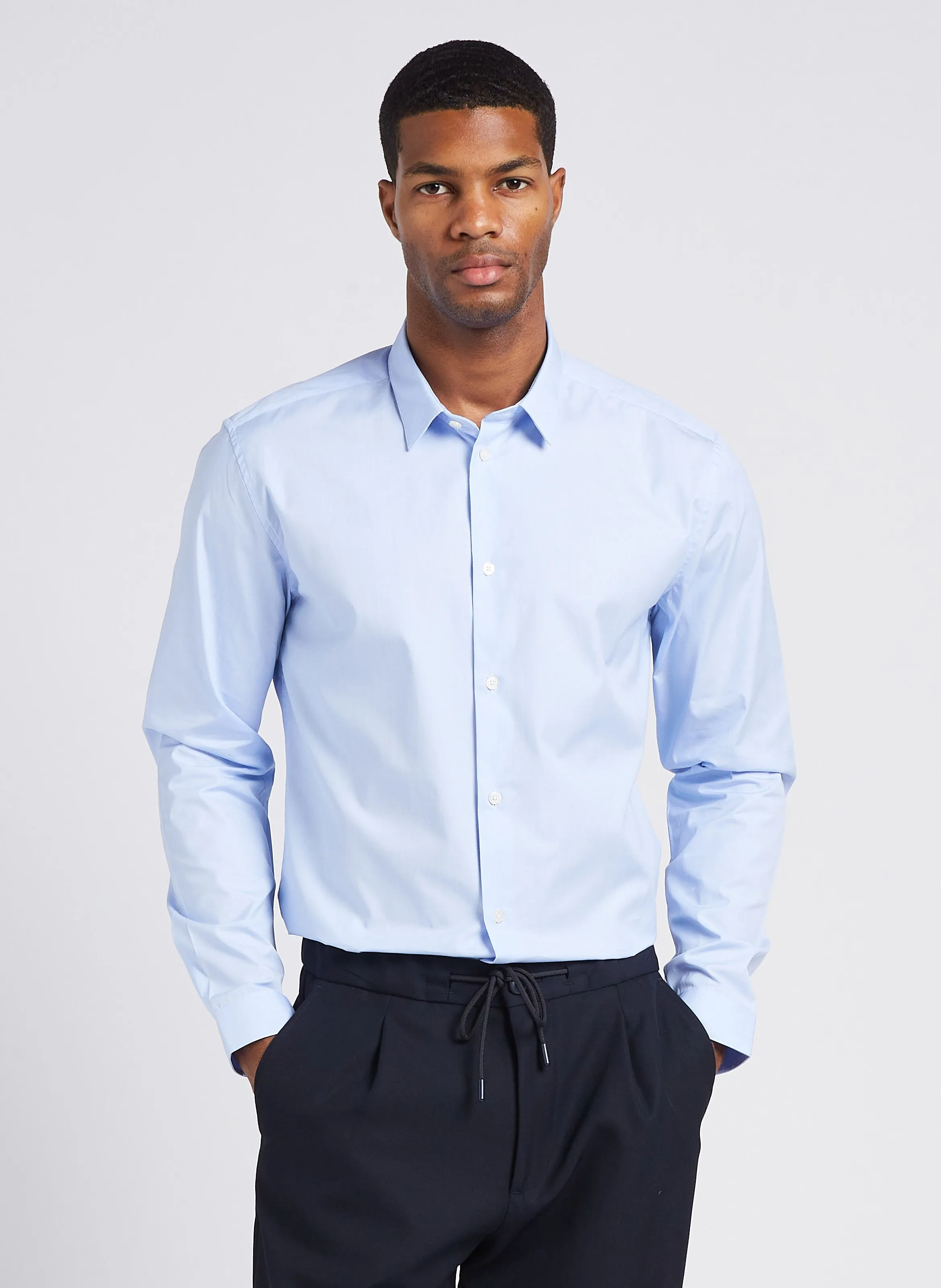 KERME - Camisa slim fit de algodón con cuello clásico en azul
