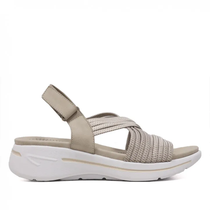 Sandalias cuña Querol color crema con bandas elásticas