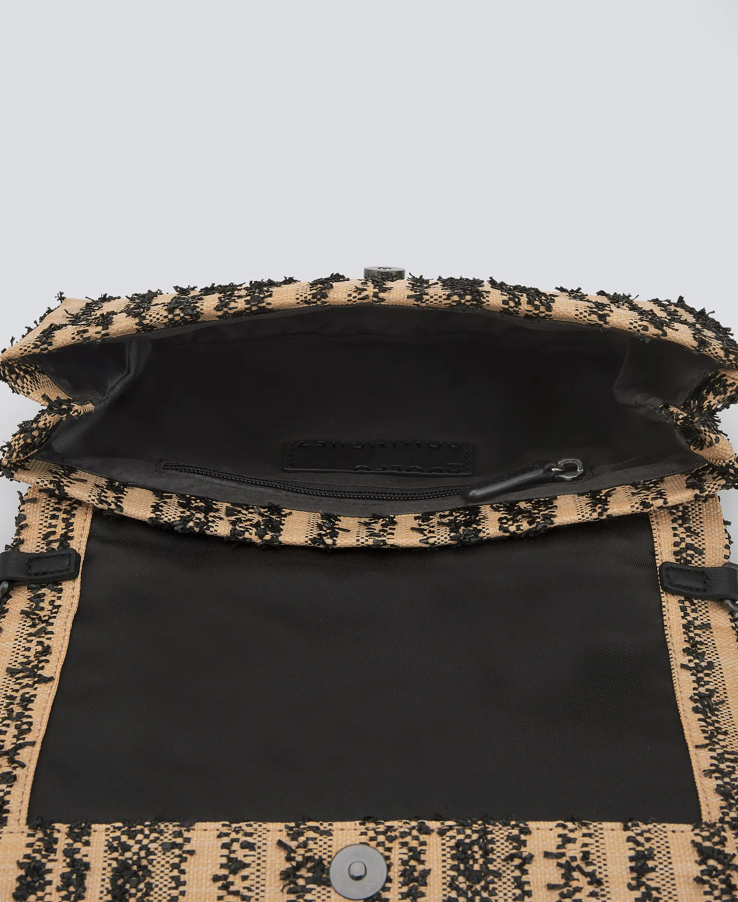 Textured braided bag woman